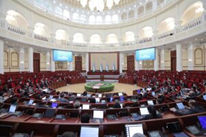Тиббиёт ва фармацевтика ходимлари рўйхати бўйича янги тартиб